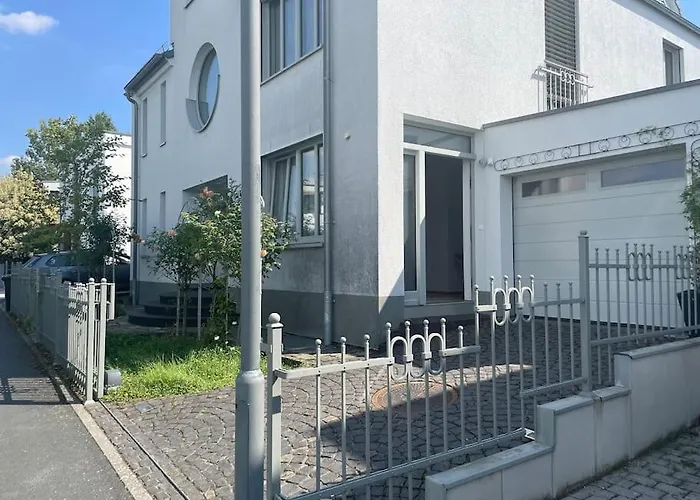 Ruhige, Gemuetliche 1-Zimmer-Wohnung Nahe Ffm