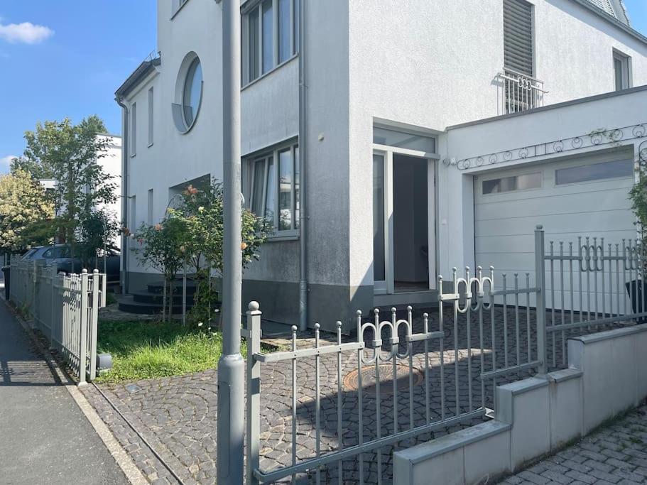 Ruhige, Gemuetliche 1-zimmer-wohnung Nahe Ffm * Bad Vilbel